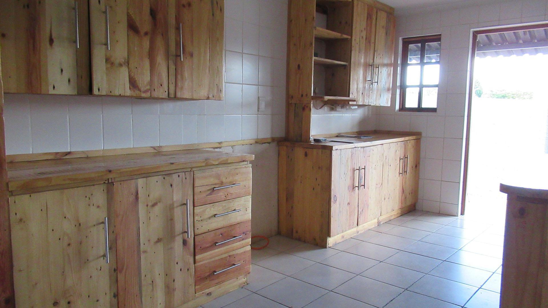 Kitchen - 29 square meters of property in Wilgeheuwel 
