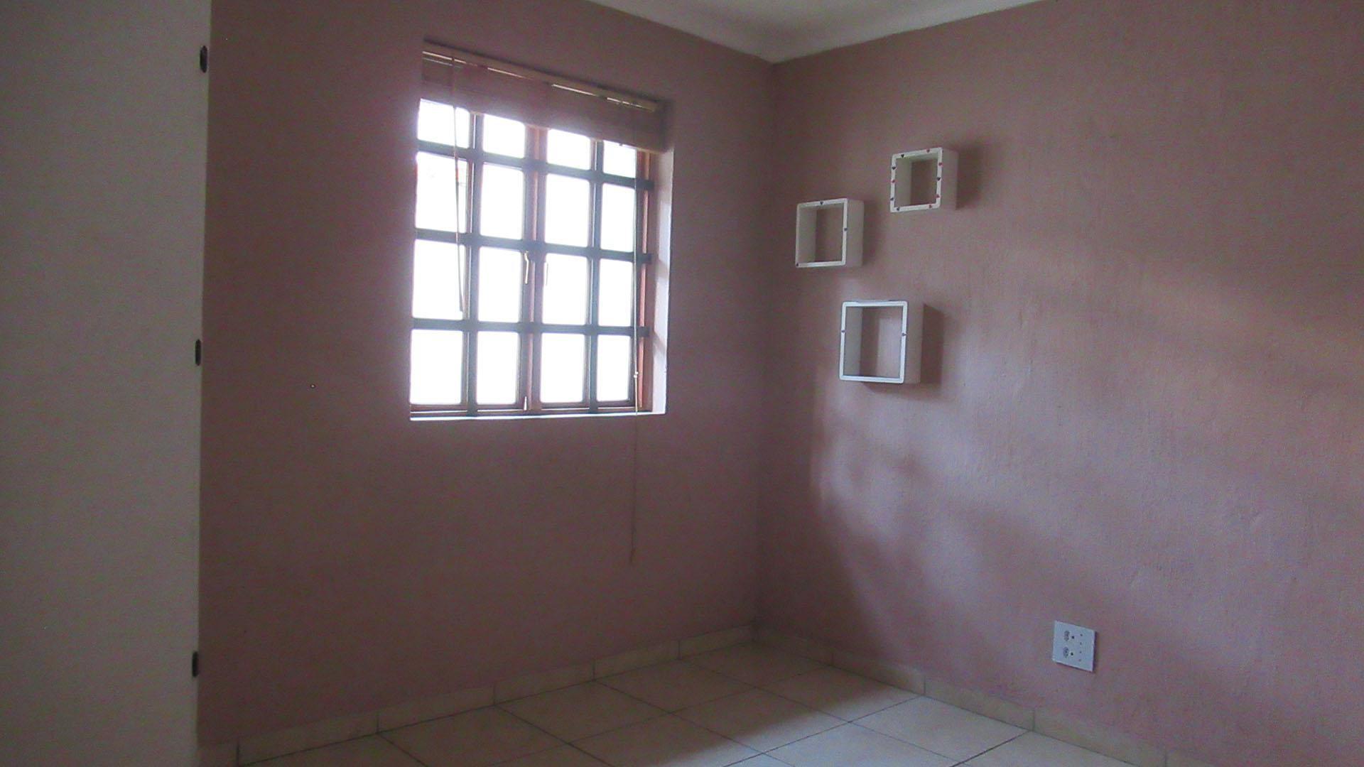 Bed Room 3 - 12 square meters of property in Wilgeheuwel 