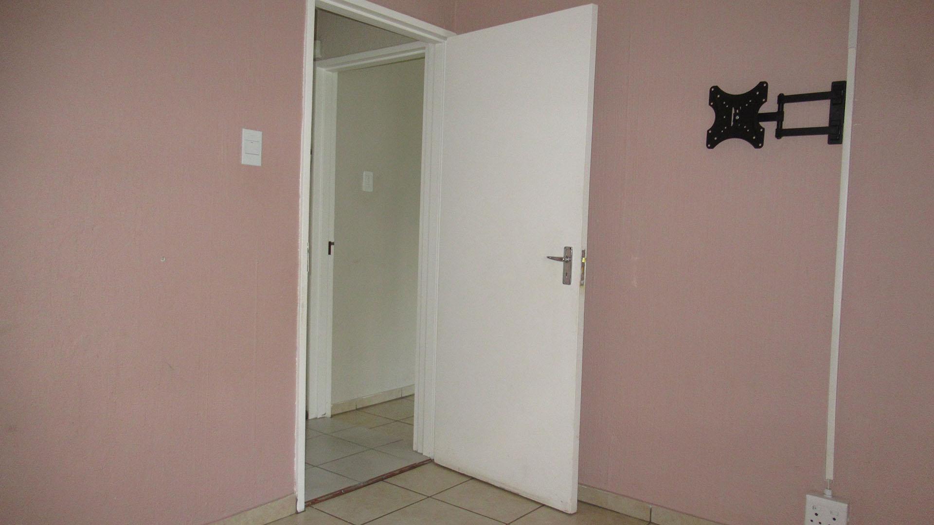 Bed Room 3 - 12 square meters of property in Wilgeheuwel 