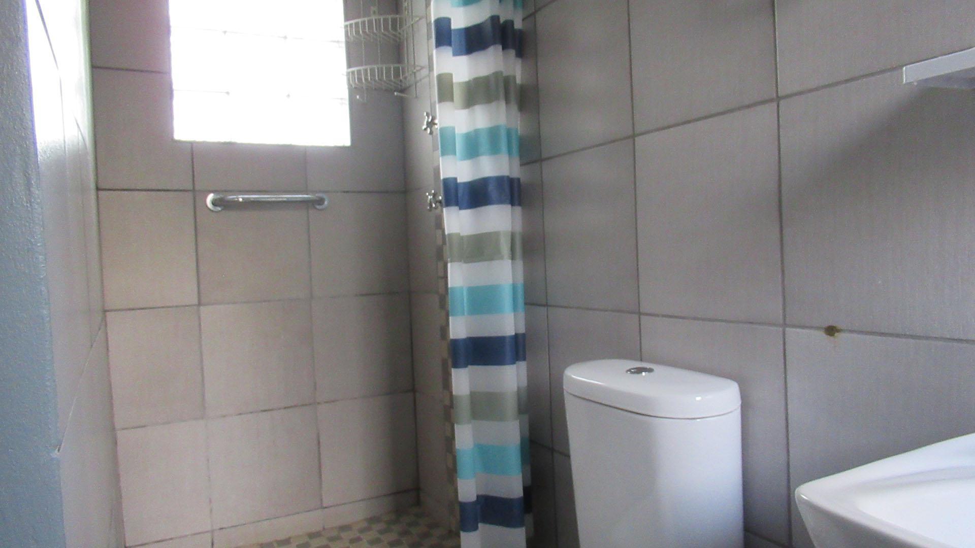 Bathroom 2 of property in Wilgeheuwel 