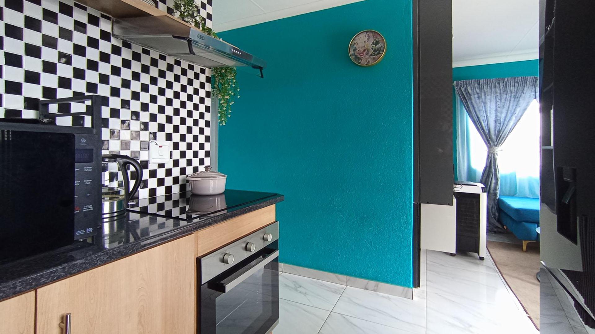 Kitchen - 7 square meters of property in Soshanguve East