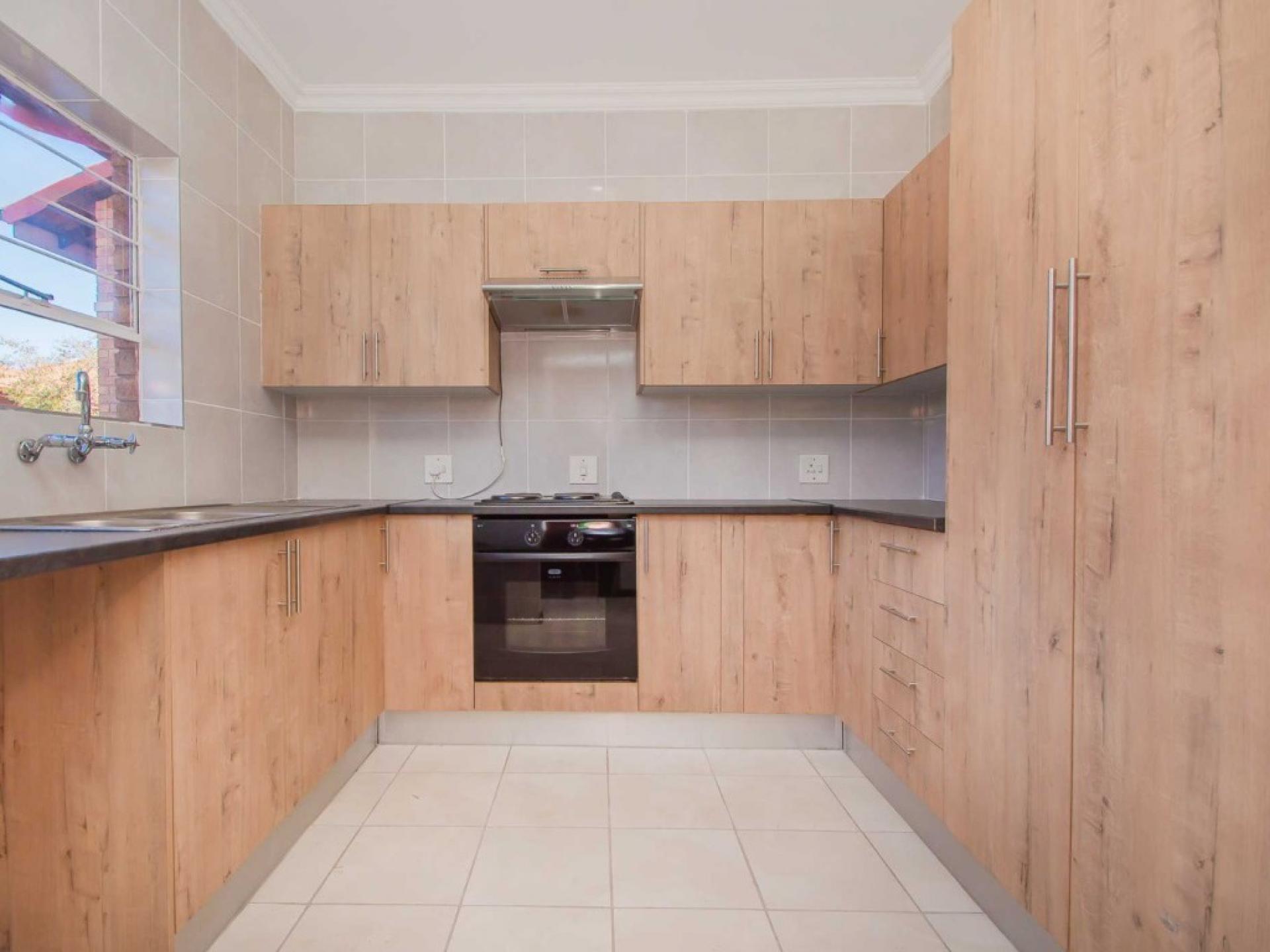  of property in Wilropark