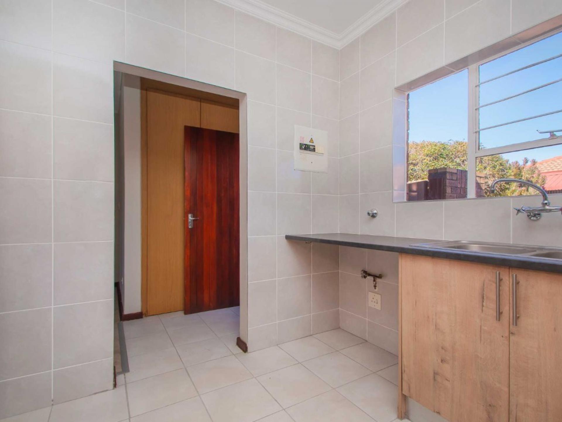  of property in Wilropark