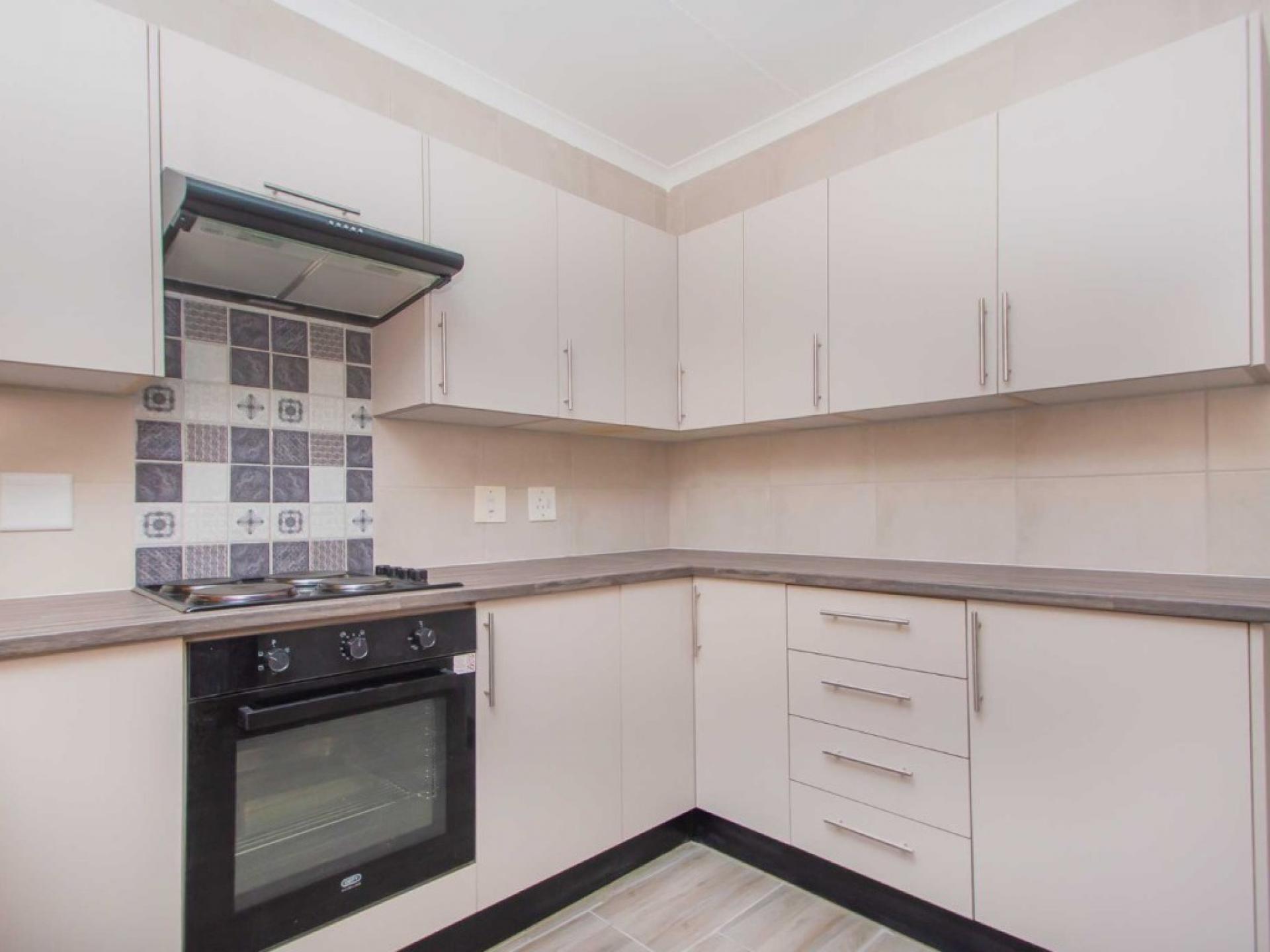  of property in Wilropark