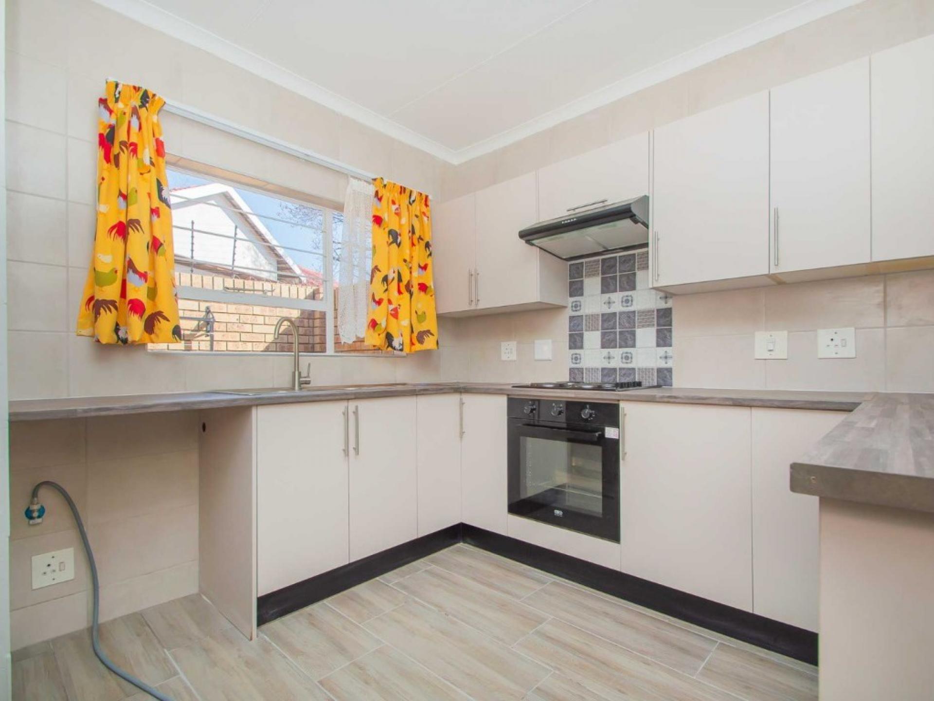  of property in Wilropark