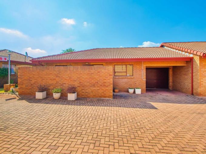 1 Bedroom Simplex for Sale For Sale in Wilropark - MR698123