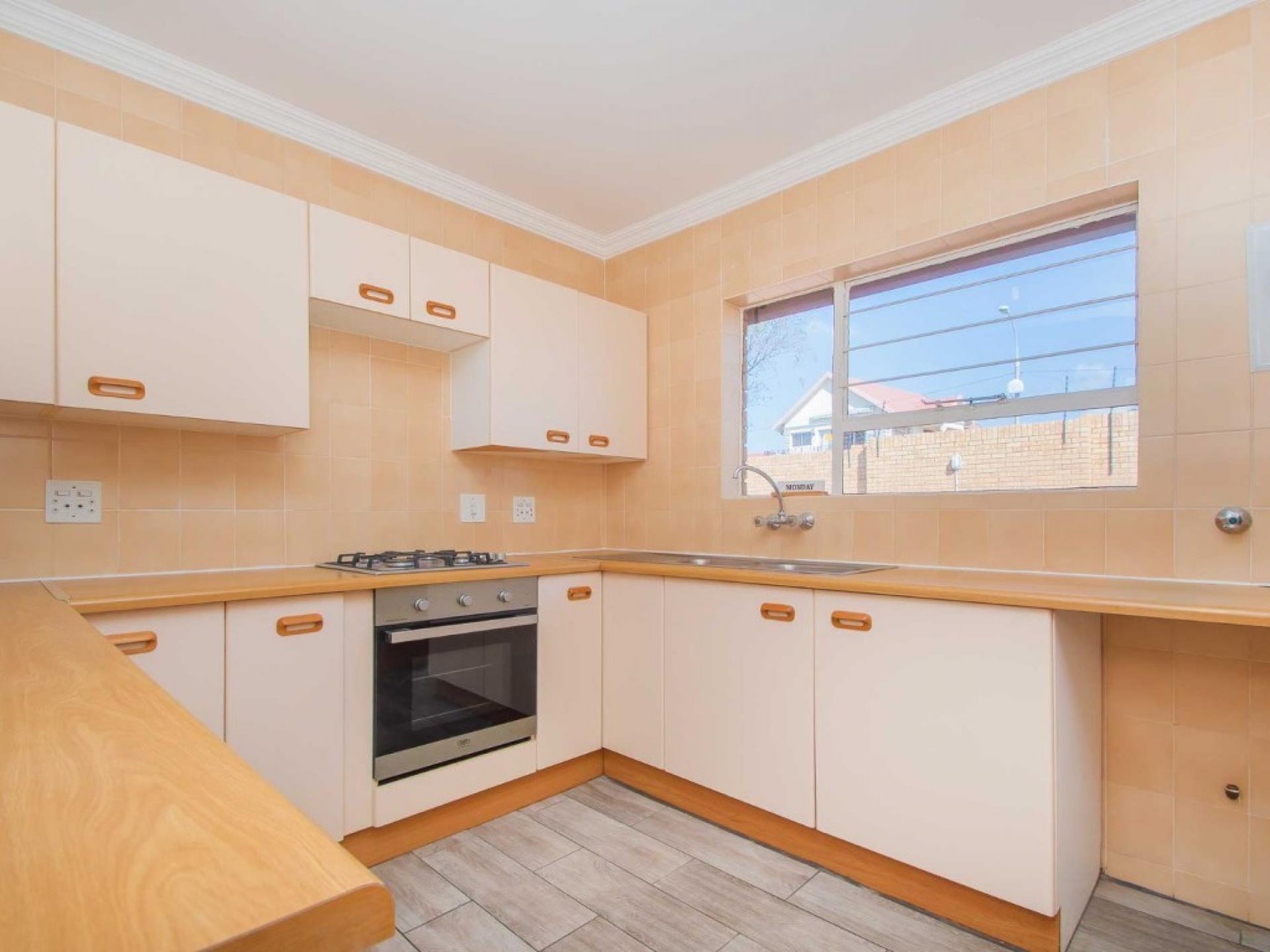  of property in Wilropark