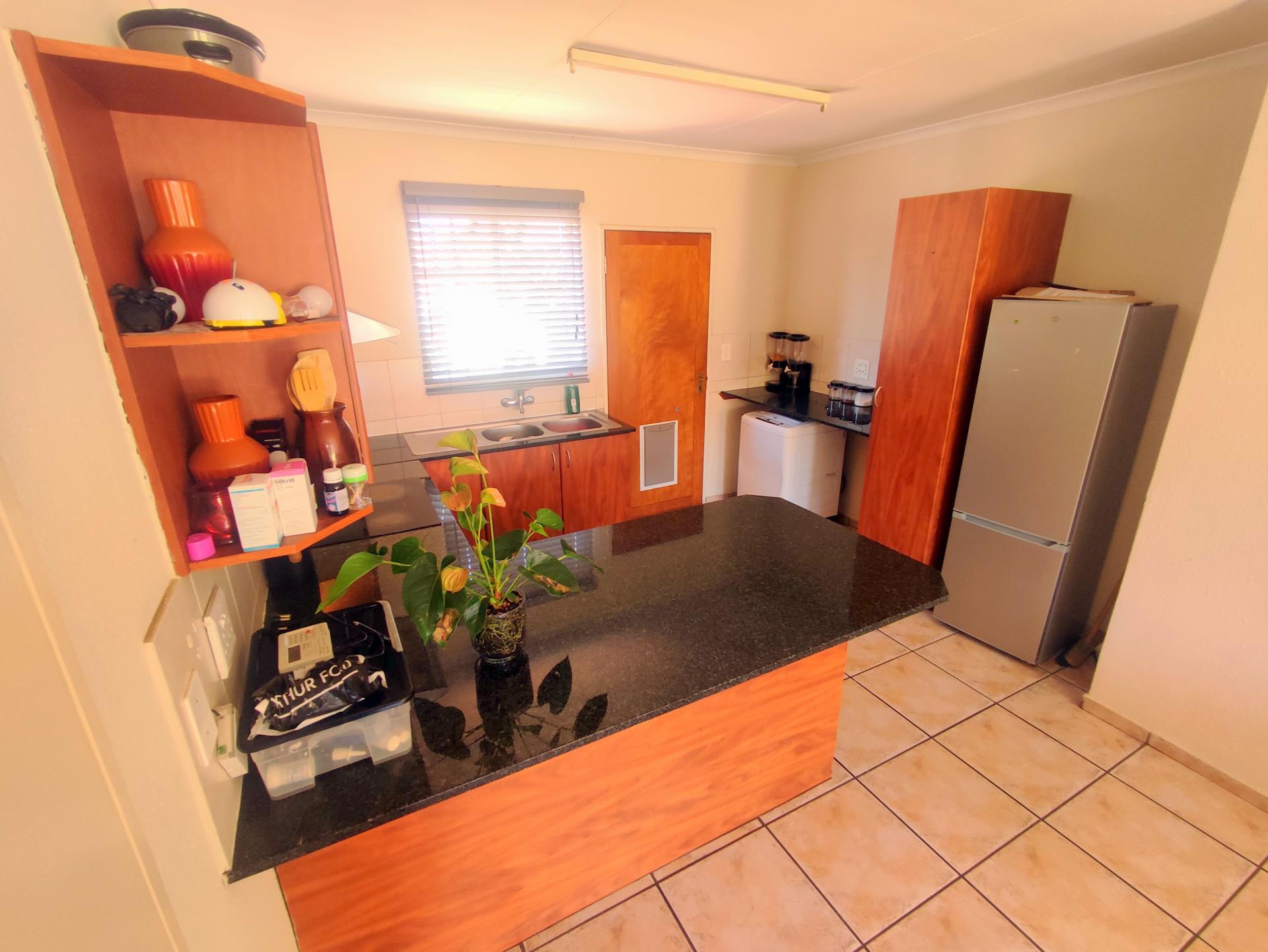  of property in Rooihuiskraal North