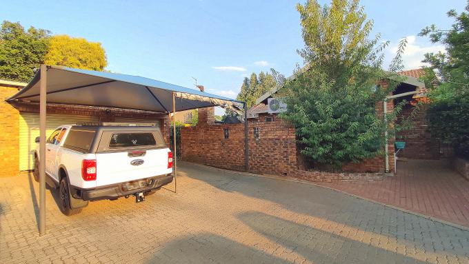 3 Bedroom Simplex for Sale For Sale in Eldoraigne - MR698141