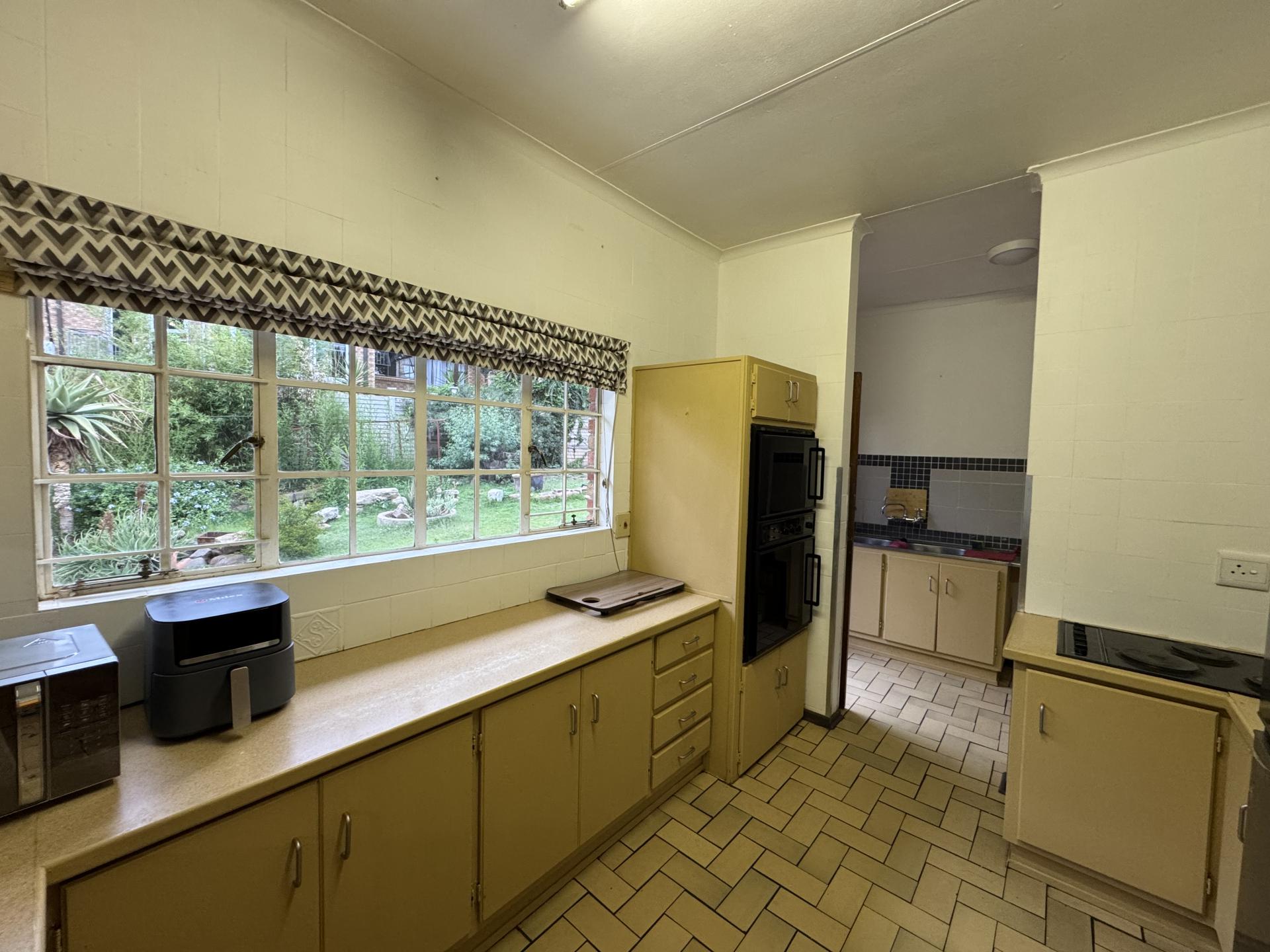 Kitchen of property in Pentagon Park 