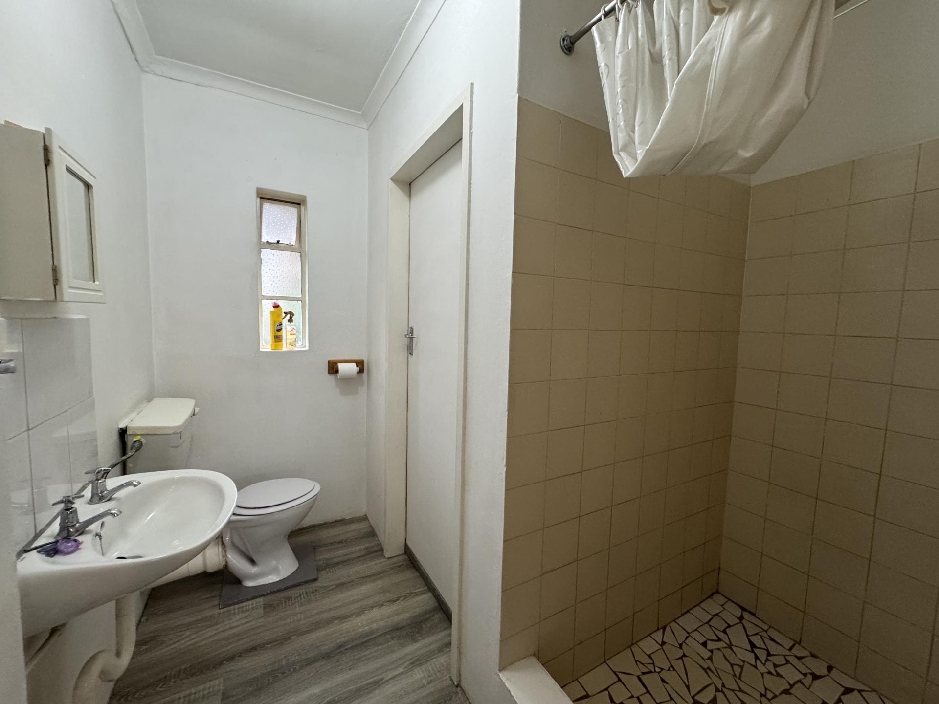 Bathroom 2 of property in Pentagon Park 