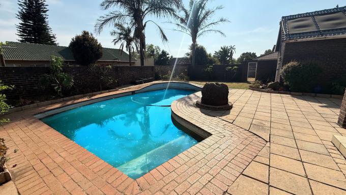 3 Bedroom House for Sale For Sale in Croydon - MR698149