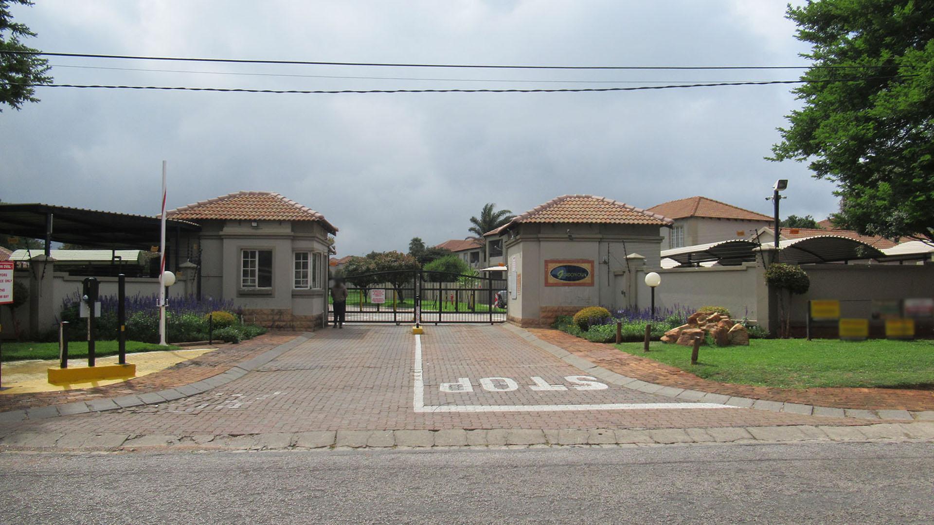 Front View of property in Florida Glen