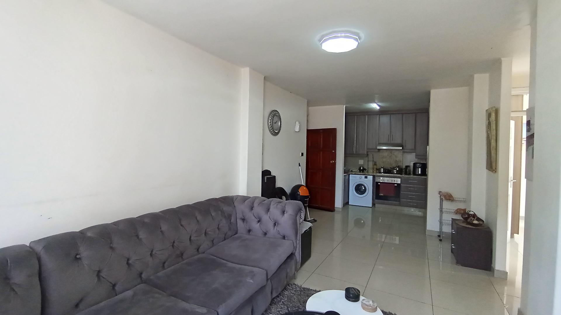 Lounges - 21 square meters of property in Windermere