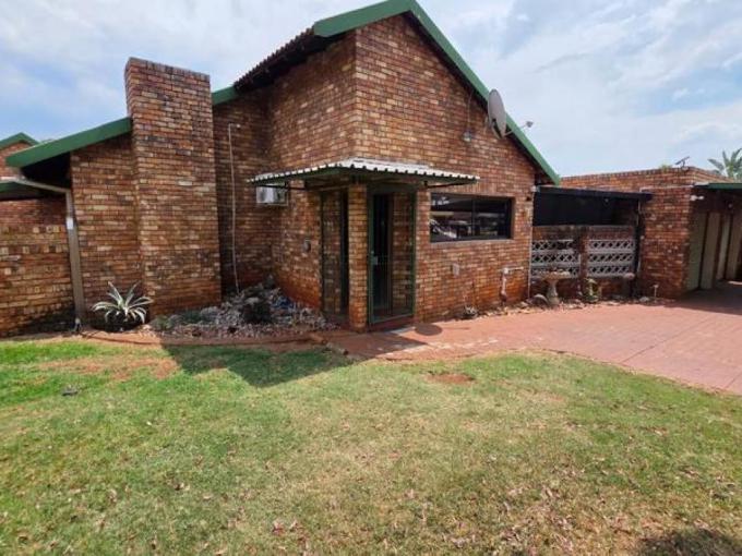 House for Sale For Sale in Doornpoort - MR698217