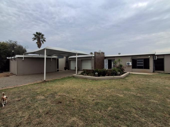4 Bedroom House for Sale For Sale in Rensburg - MR698229