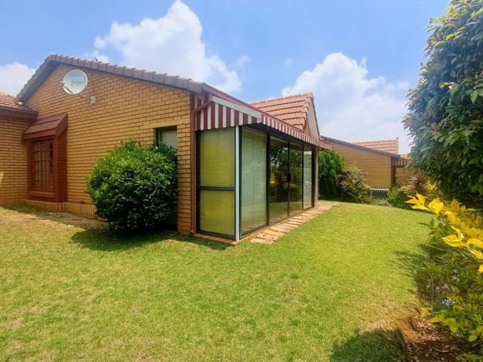 2 Bedroom Simplex for Sale For Sale in Wilropark - MR698246