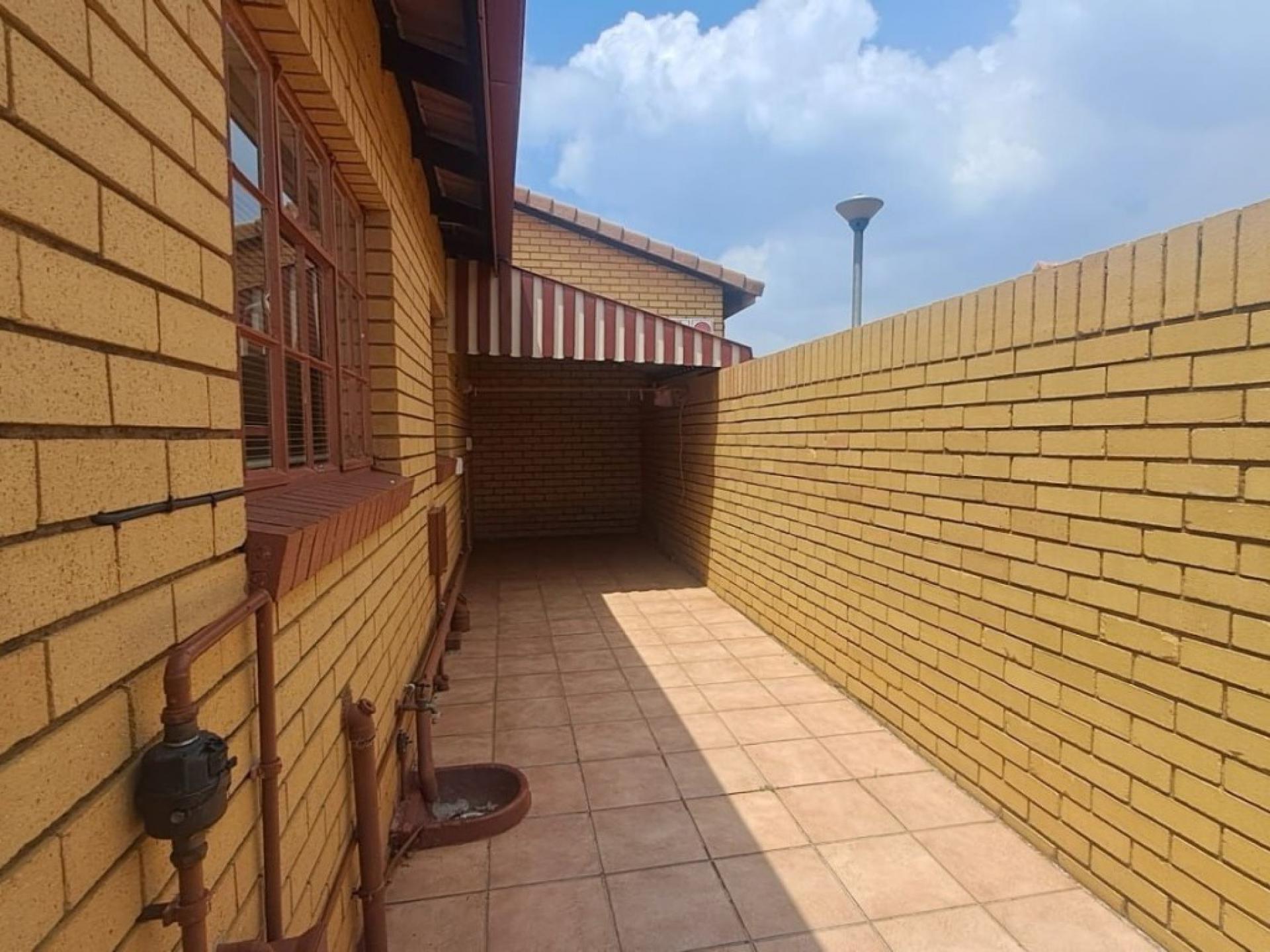  of property in Wilropark