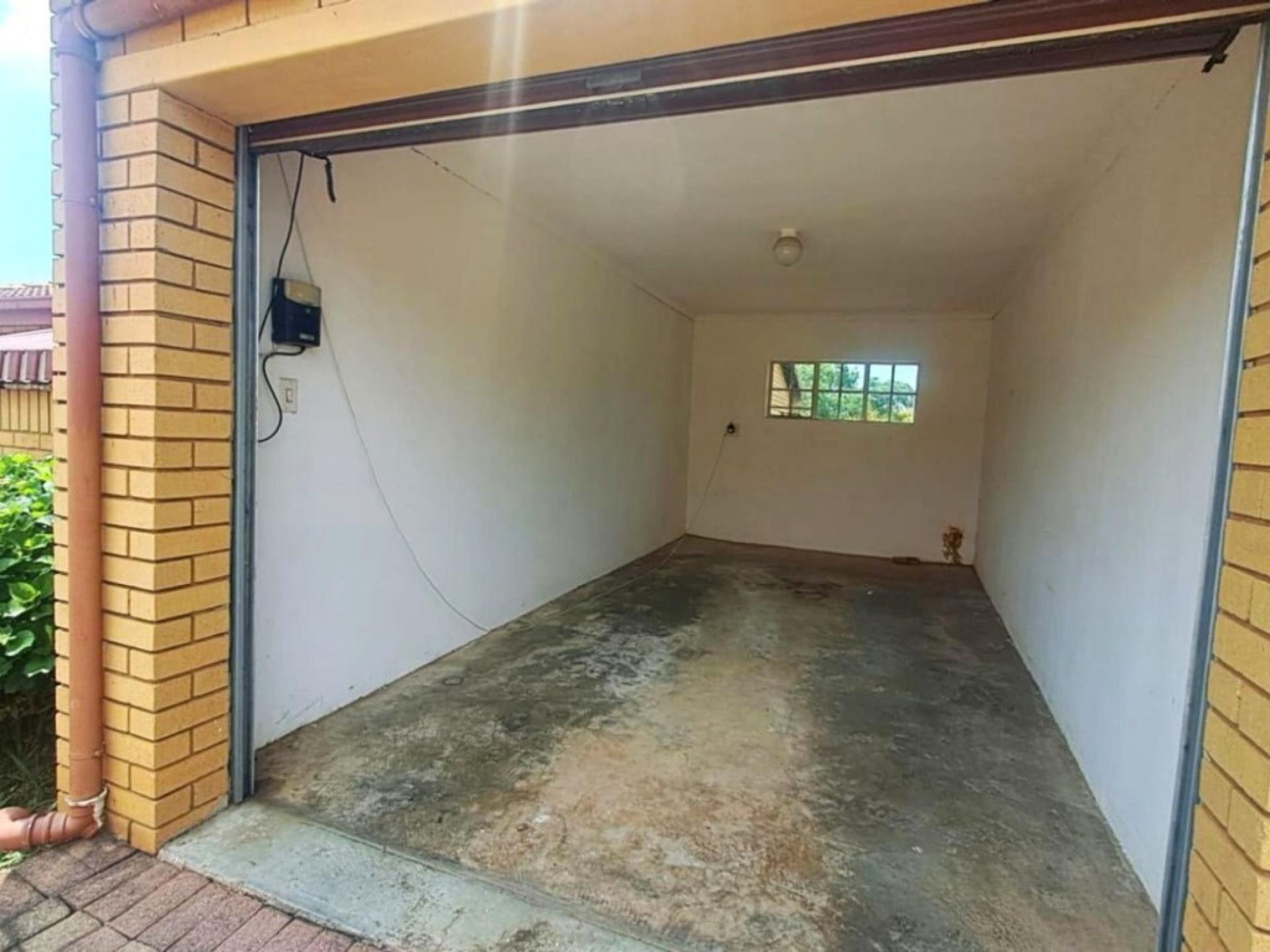  of property in Wilropark