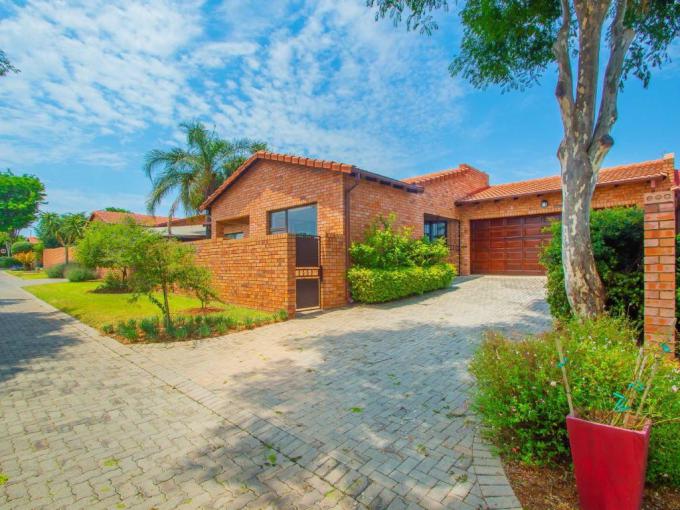 3 Bedroom House for Sale For Sale in Honeydew Manor - MR698251