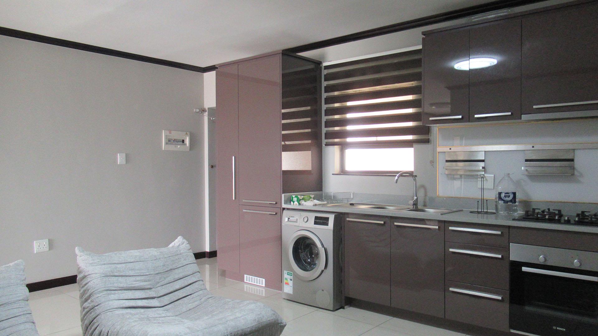 Lounges - 26 square meters of property in Kengies