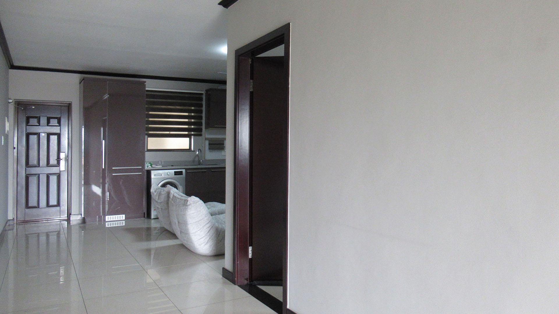 Spaces - 9 square meters of property in Kengies