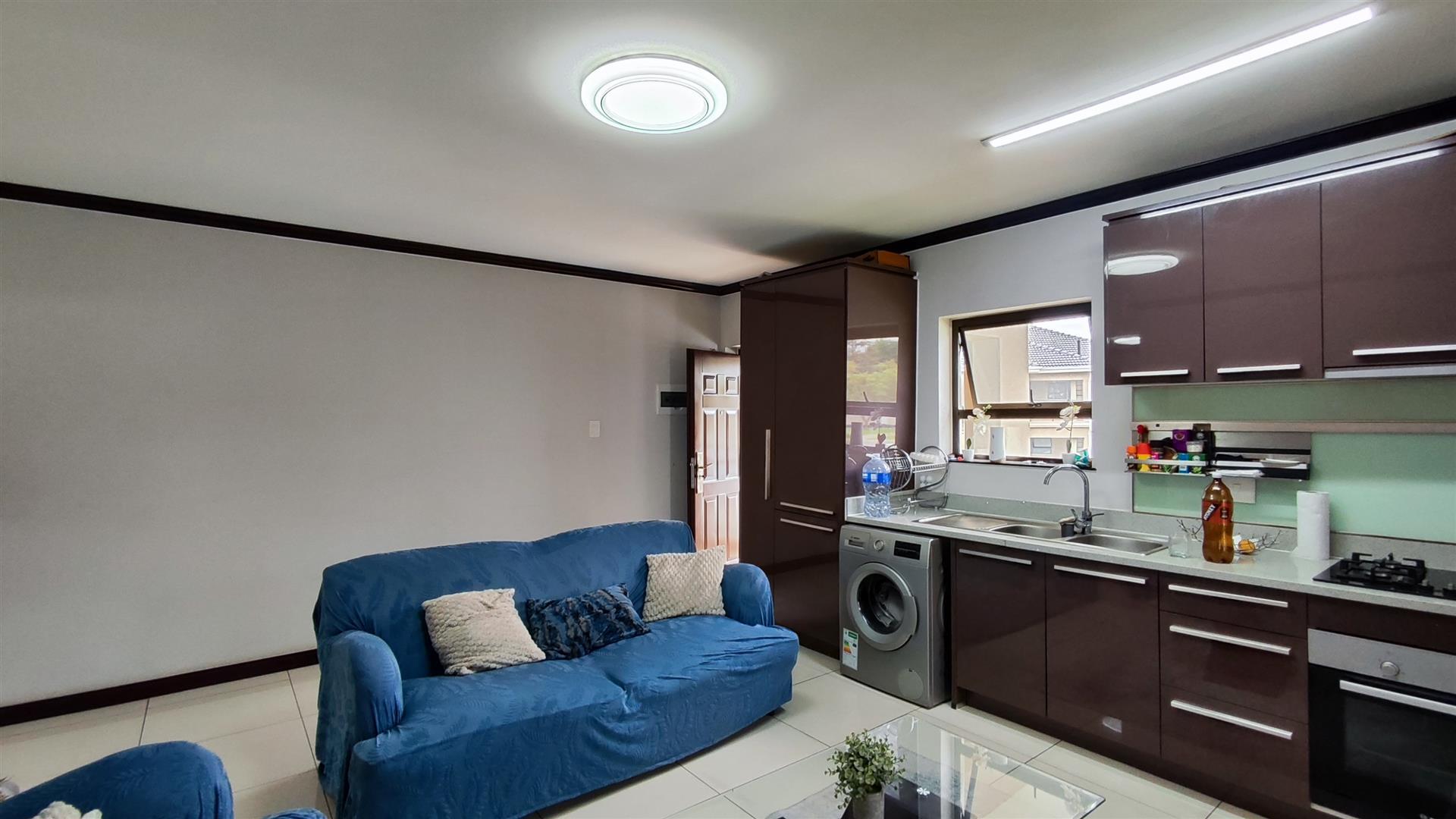 Lounges - 27 square meters of property in Kengies