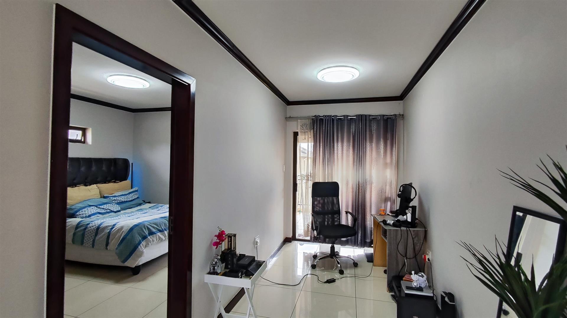 Spaces - 9 square meters of property in Kengies