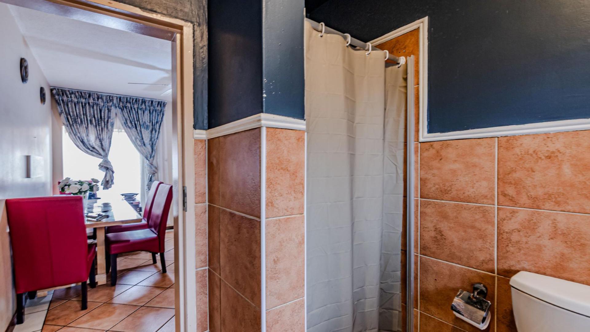 Bathroom 1 of property in Equestria