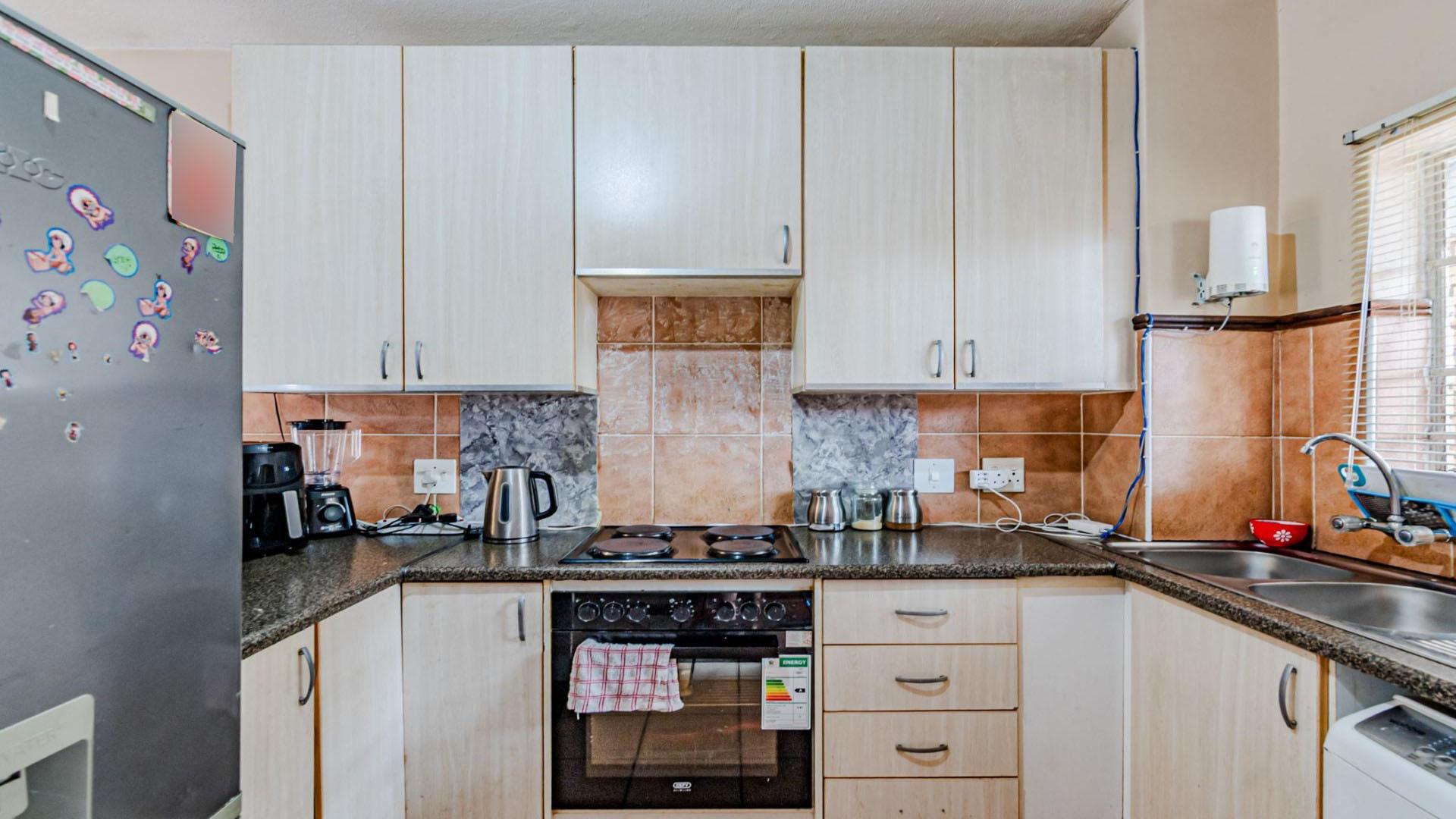 Kitchen of property in Equestria