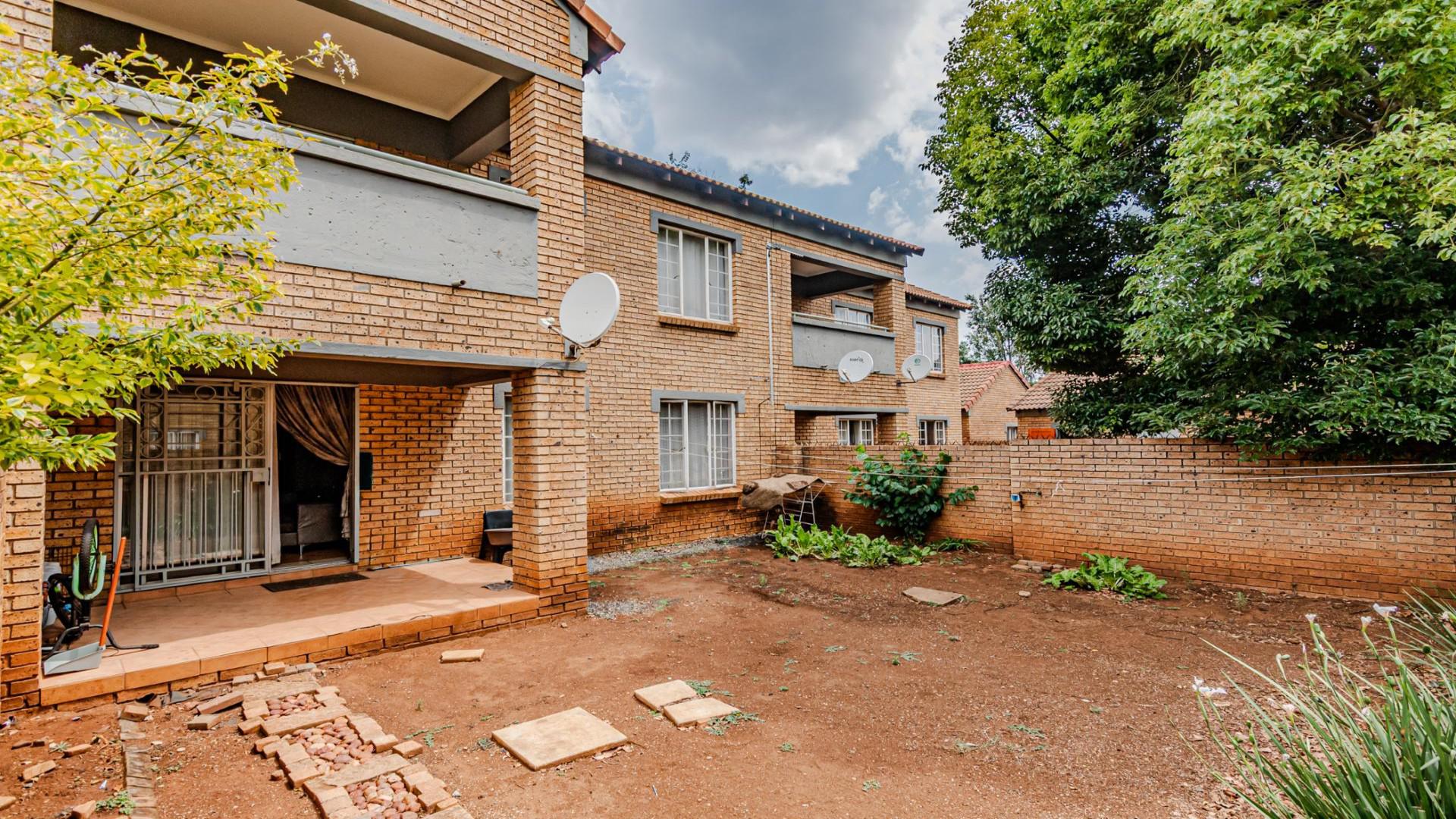 Backyard of property in Equestria