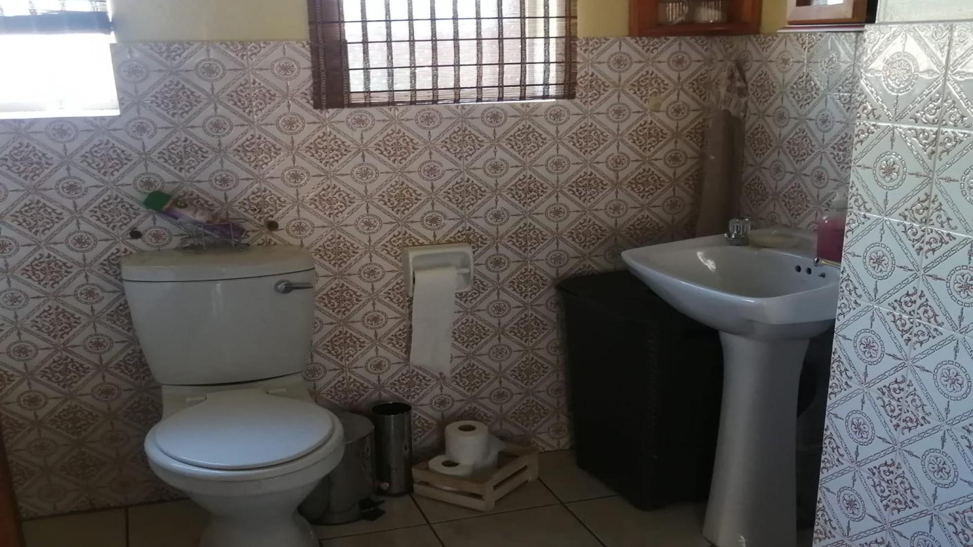 Bathroom 1 of property in Greenhills