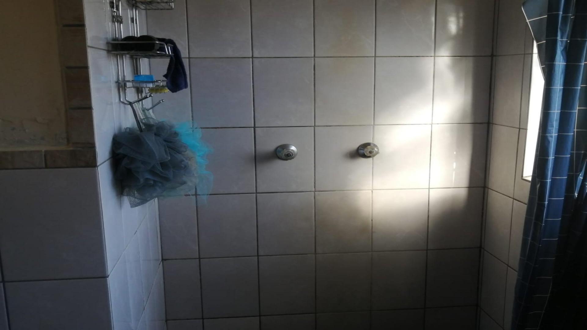 Bathroom 2 of property in Greenhills