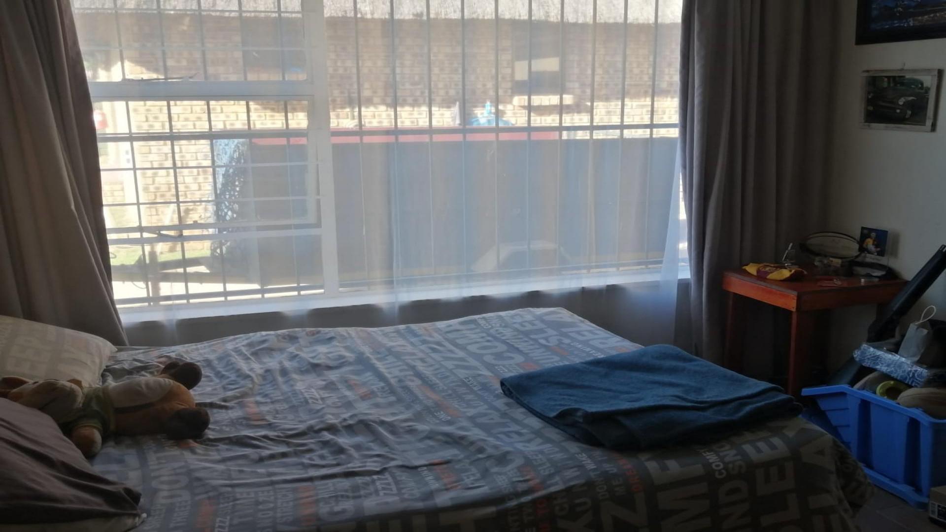 Bed Room 2 of property in Greenhills