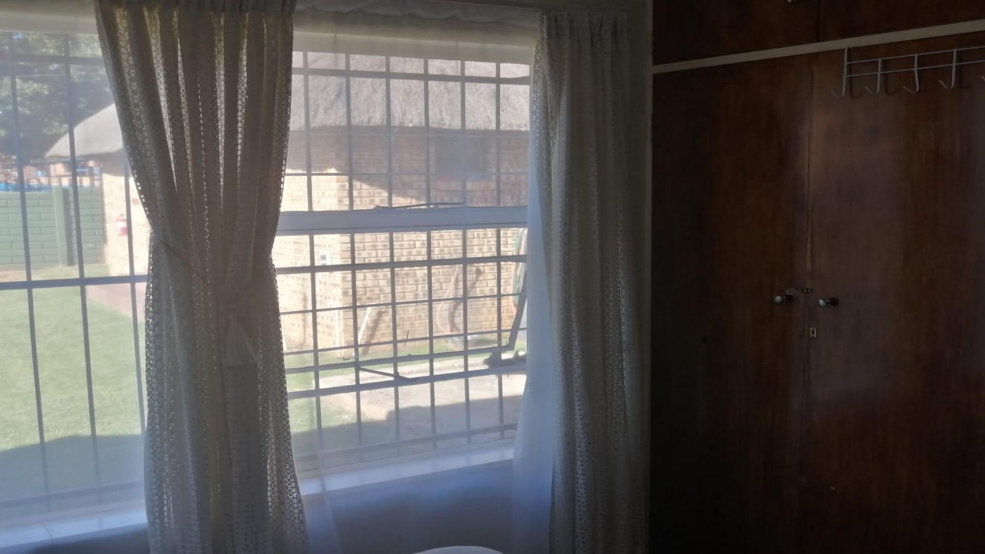 Bed Room 3 of property in Greenhills