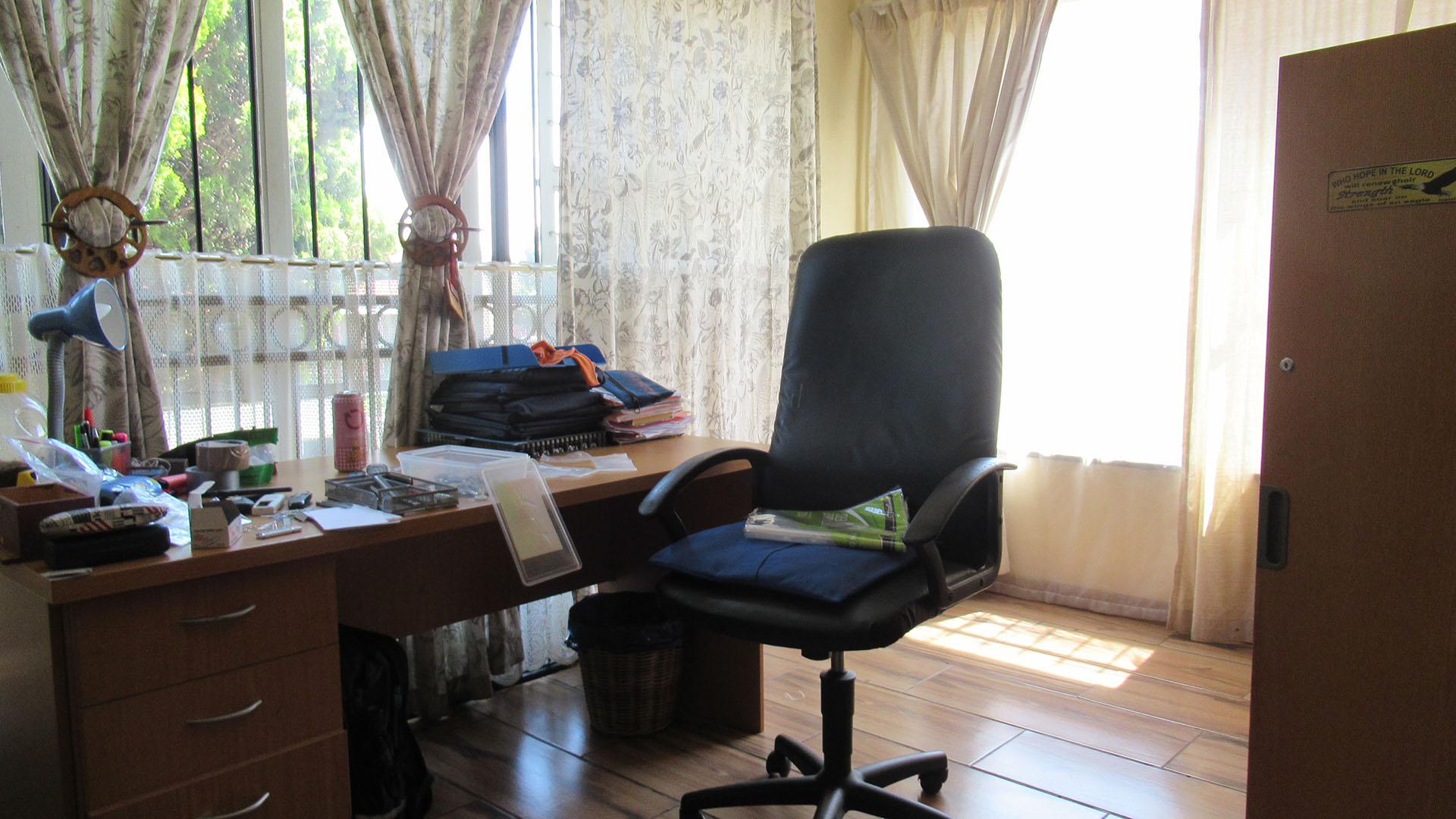 TV Room - 13 square meters of property in Greenhills