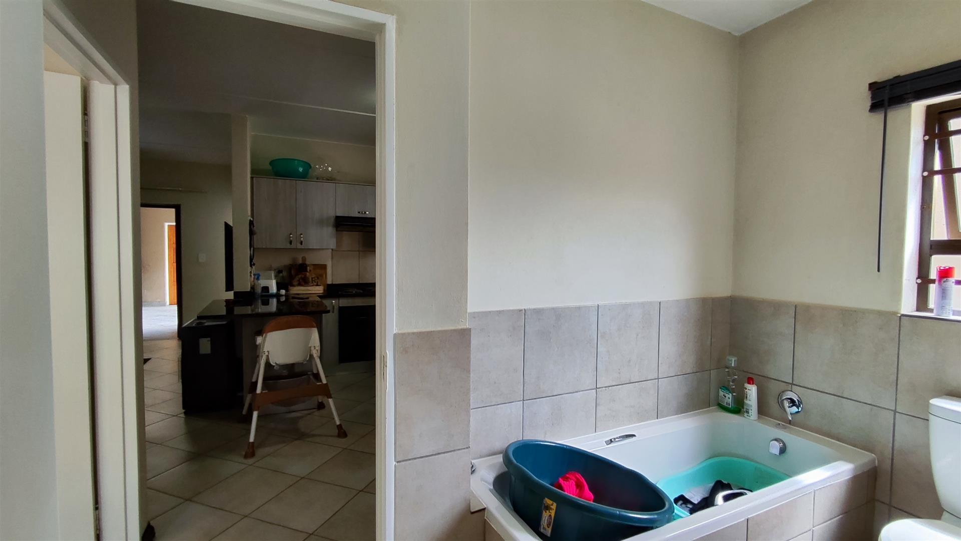 Bathroom 1 - 9 square meters of property in Norton's Home Estates