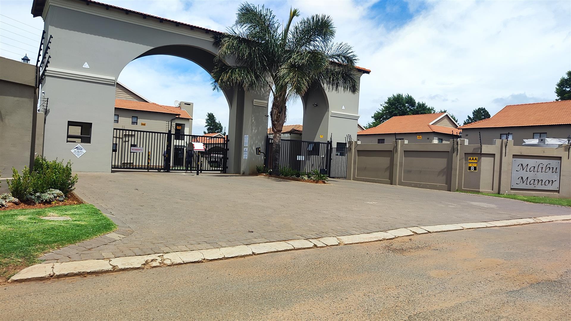 Front View of property in Norton's Home Estates