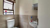 Main Bathroom - 3 square meters of property in Norton's Home Estates