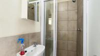 Main Bathroom - 3 square meters of property in Norton's Home Estates