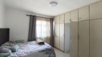 Main Bedroom - 15 square meters of property in Amanzimtoti 