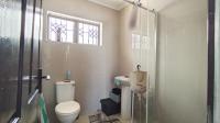Bathroom 1 - 5 square meters of property in Amanzimtoti 