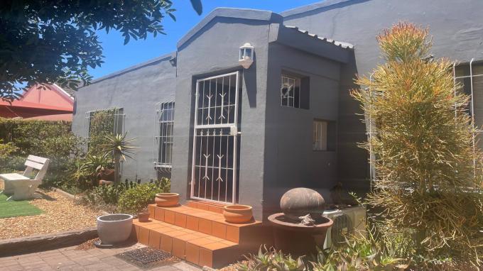 4 Bedroom Freehold Residence for Sale For Sale in Vredenburg - Home Sell - MR698296