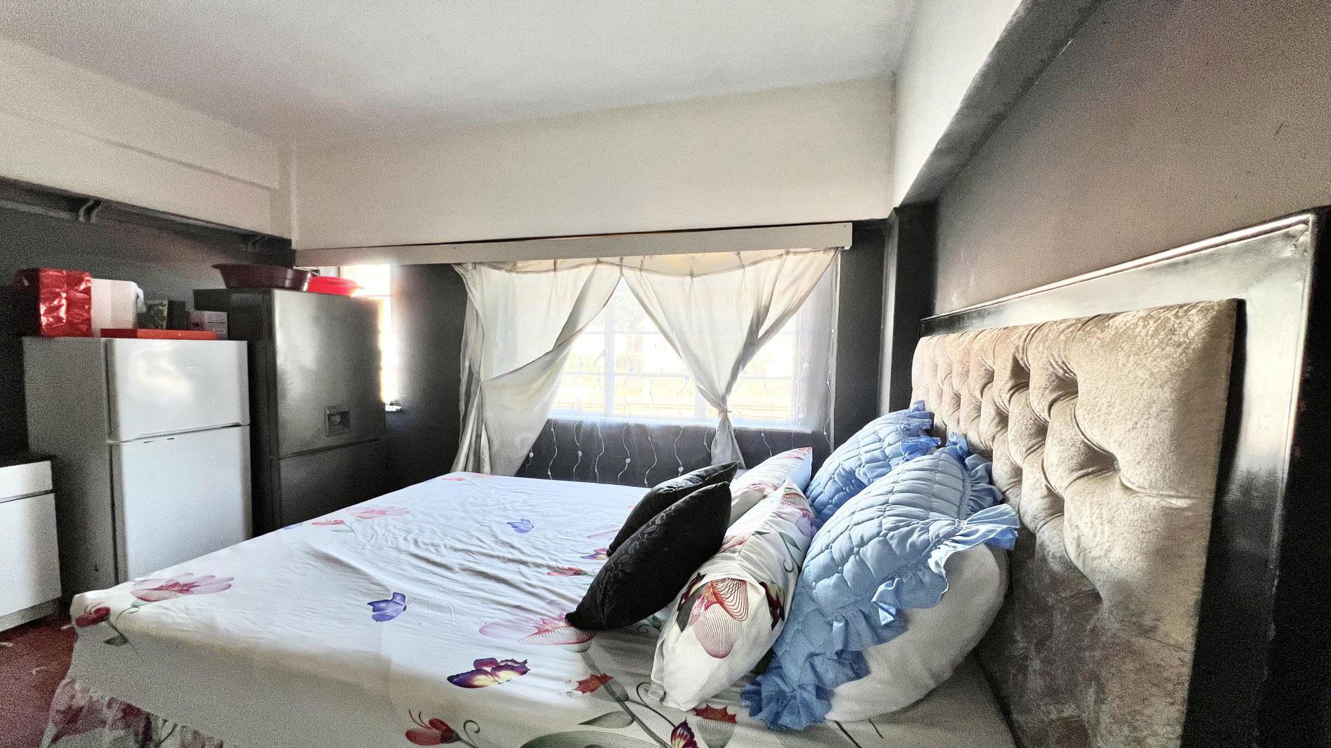 Bed Room 1 - 17 square meters of property in Pietermaritzburg (KZN)