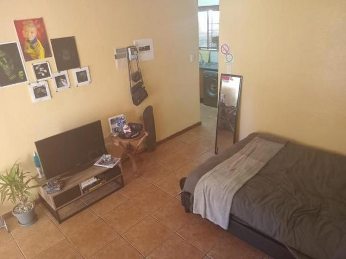 1 Bedroom Apartment for Sale For Sale in Clubview - MR698324