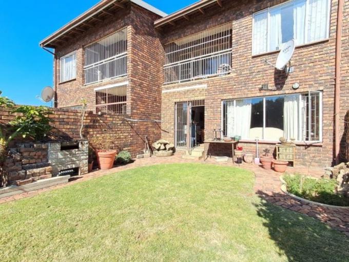 3 Bedroom Simplex for Sale For Sale in Brackenhurst - MR698354