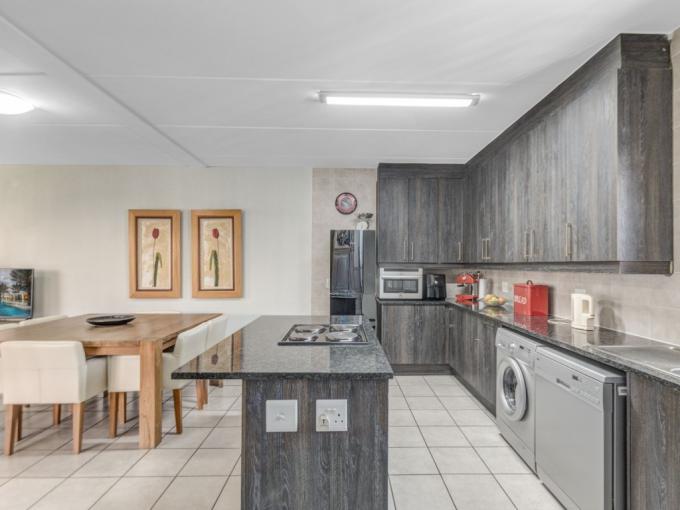 3 Bedroom Simplex for Sale For Sale in Helderkruin - MR698358