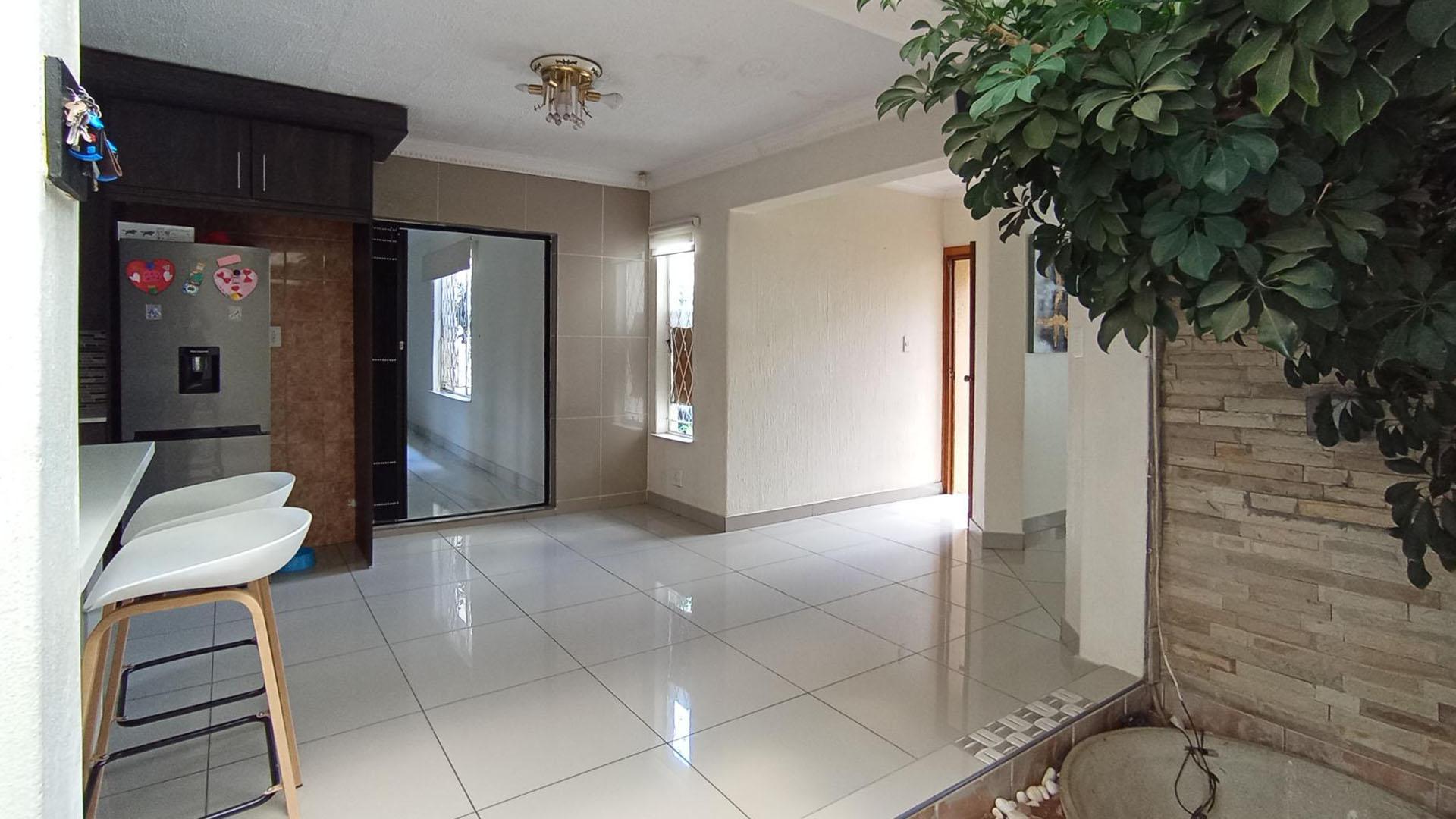 Spaces - 32 square meters of property in Noordwyk