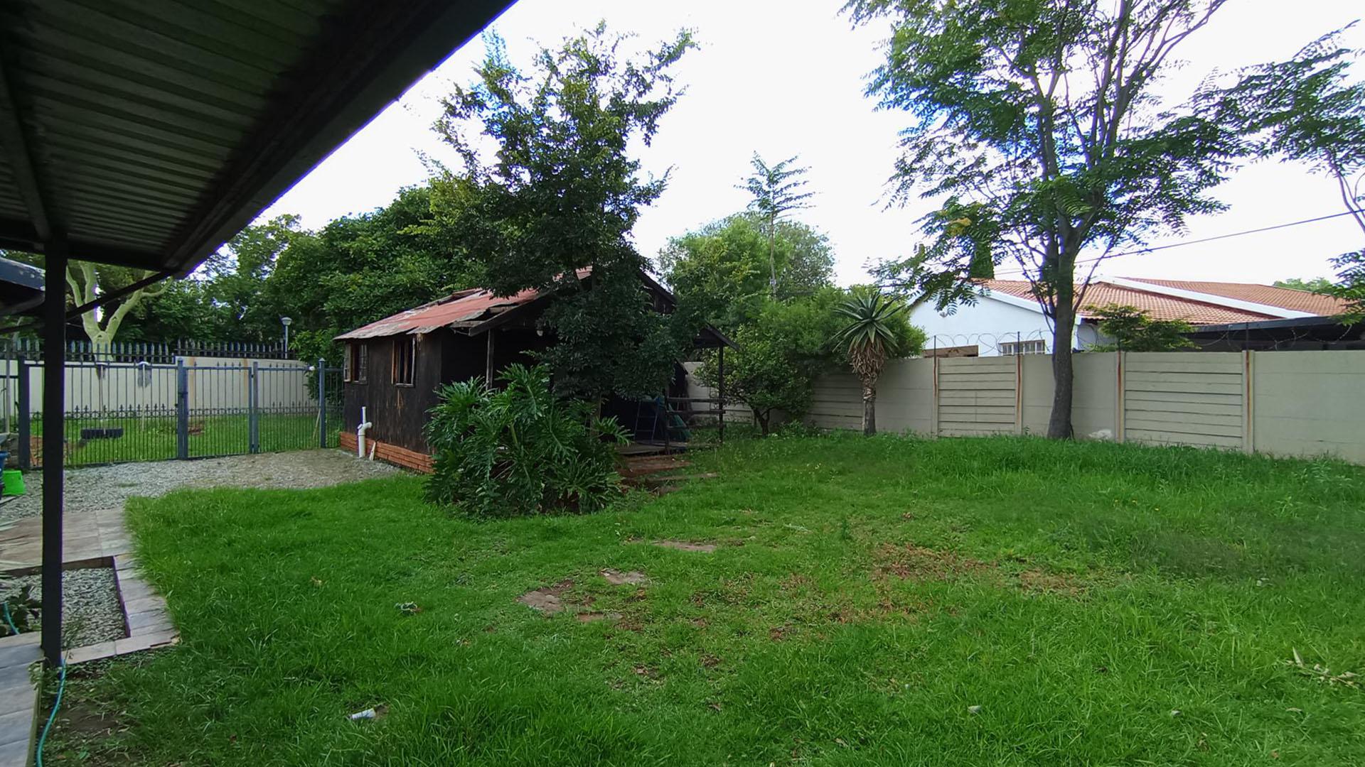 Backyard of property in Noordwyk