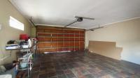 Garage - 43 square meters of property in Noordwyk